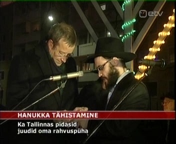 0808882_president_toomas_hendrik_ilves_hannukah_tuli