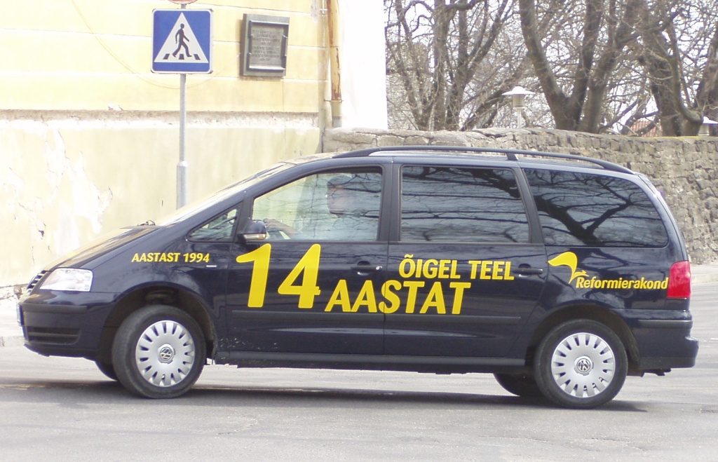 28.04.2009 Toompeal Reformierakonna auto 14 aastat õigel teel. Foto Virgo Kruve