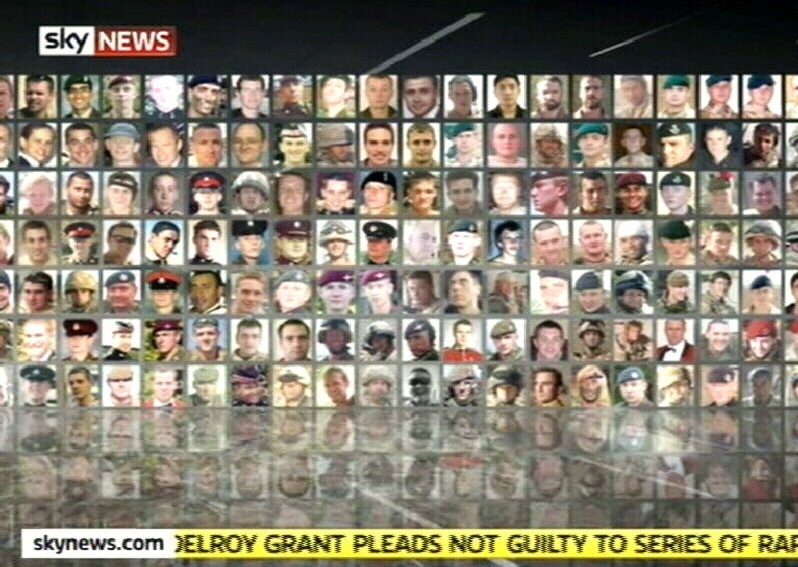 21. juunil 2010. a. suri 300. Suurbritannia sõdur Afganistani missioonist alates. Sellel telejaama Sky ekraanil on kuvatud 126 varem surnud sõduri fotod. Lisaks on äärtes veel poolikult 14 pilti. Kaader SKY News telejaam kell 17.09