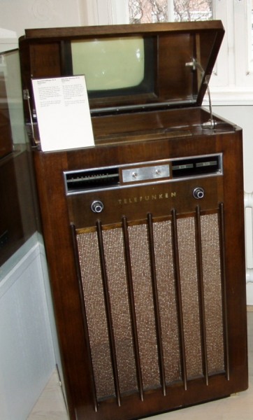 Televiisor Telefunken FE VI 1937. aasta mudel. Foto Virgo Kruve 2.03.2006