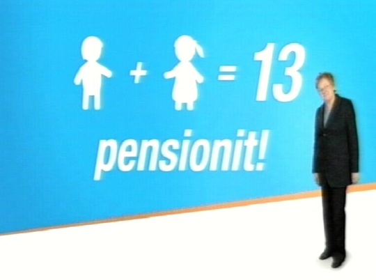 0807793 110119 2236 irl emapension3 ene ergma Ene Ergma emapensioni reklaamis, kujuteldavate lastega graafiku taustal.